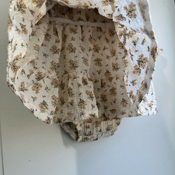 Little Me Cream Floral Dress with Tan Faux Fur Capelet - Picture 11 of 12
